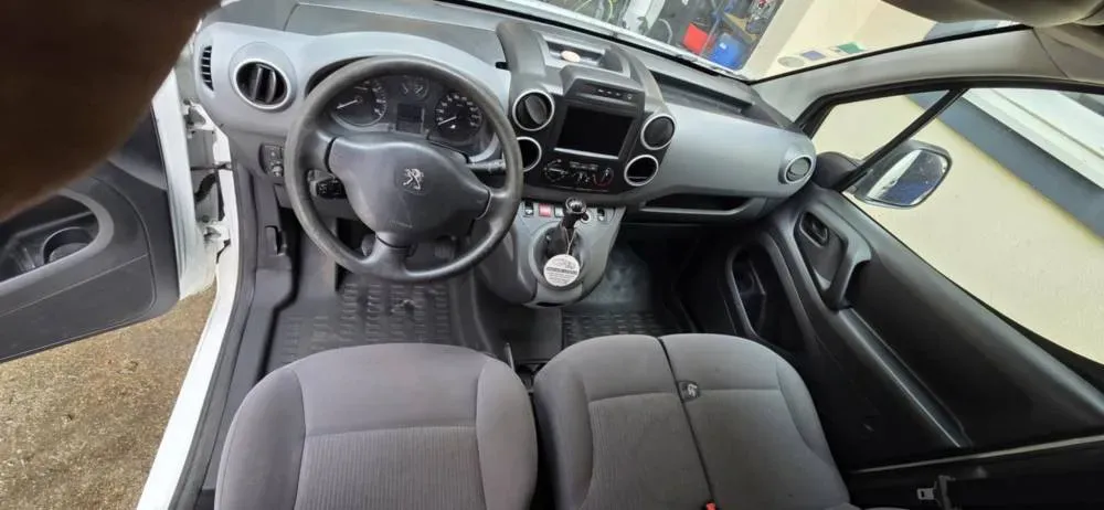 Peugeot Partner Fourgon – Utilitaire polyvalent et fiable (3webp